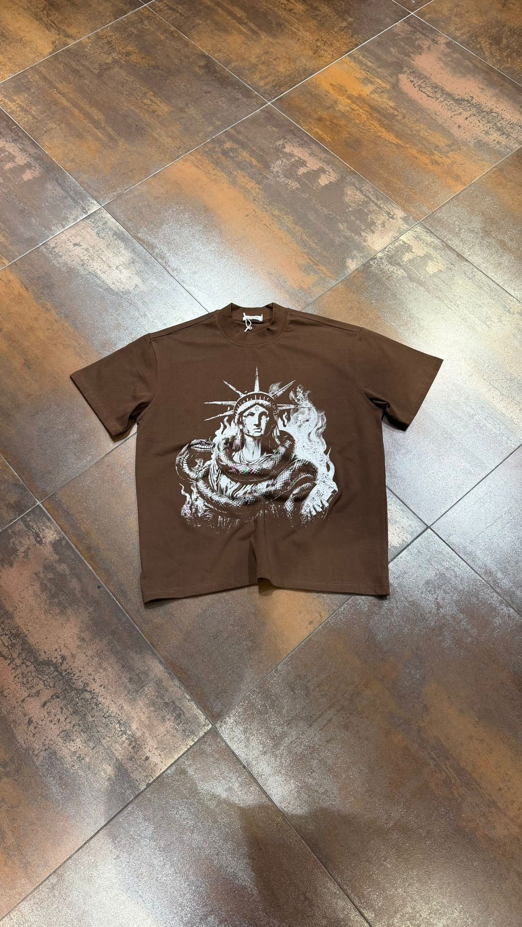 T-SHIRT AW BRAND