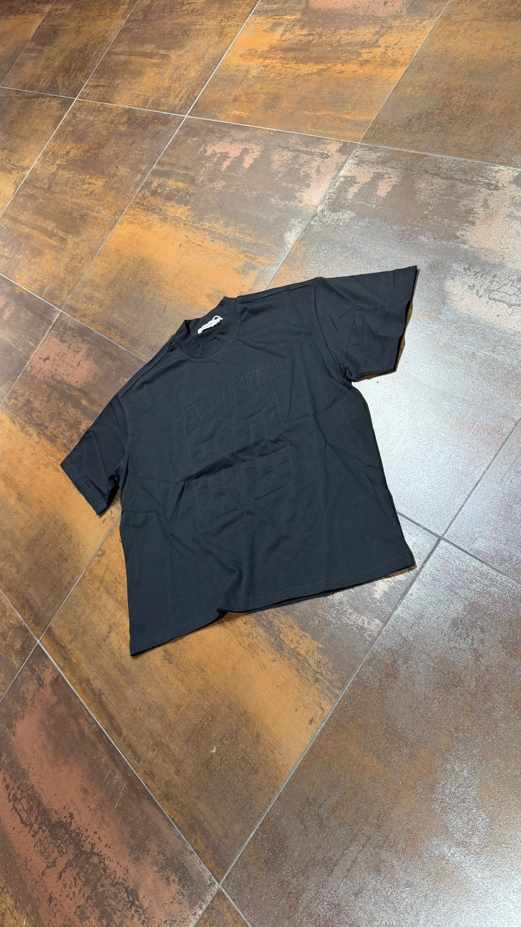 T-SHIRT GOD RICAMO