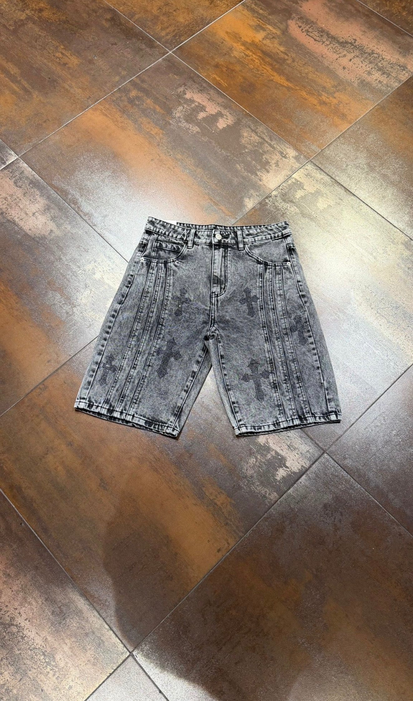 BERMUDA LIMITED GREY CHROME