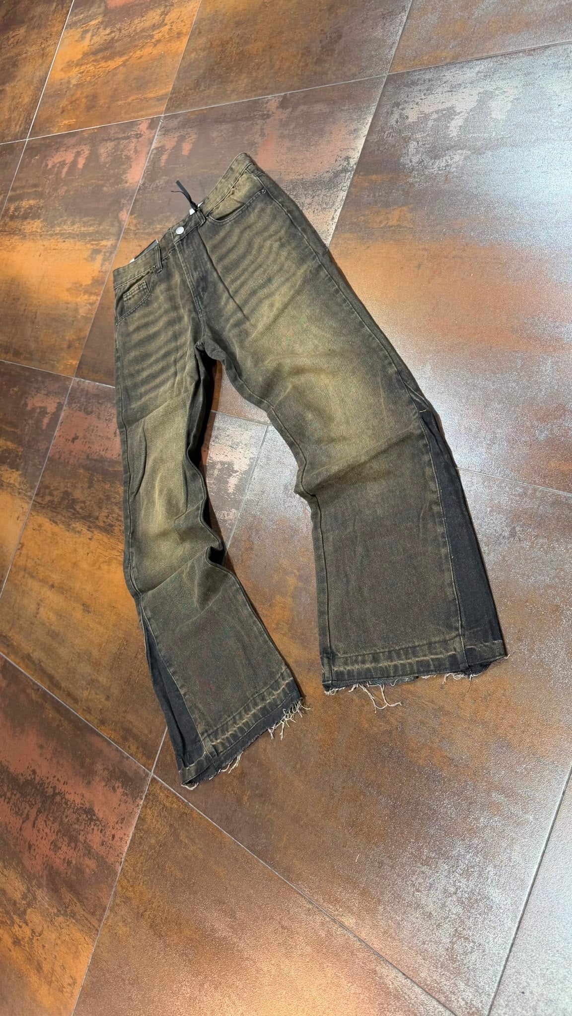 FLARE MART DARK SAND