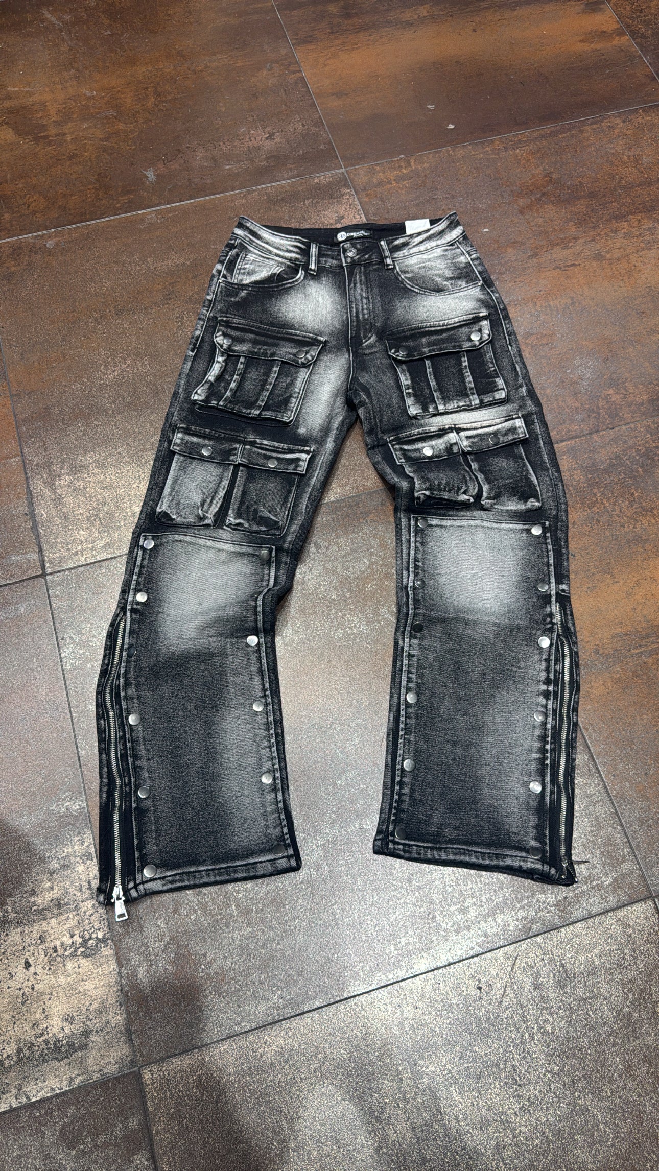 FLARE ZIP + BOTTON