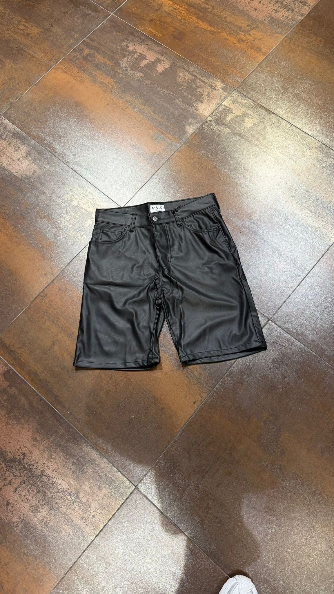 BERMUDA BLACK ECOPELLE