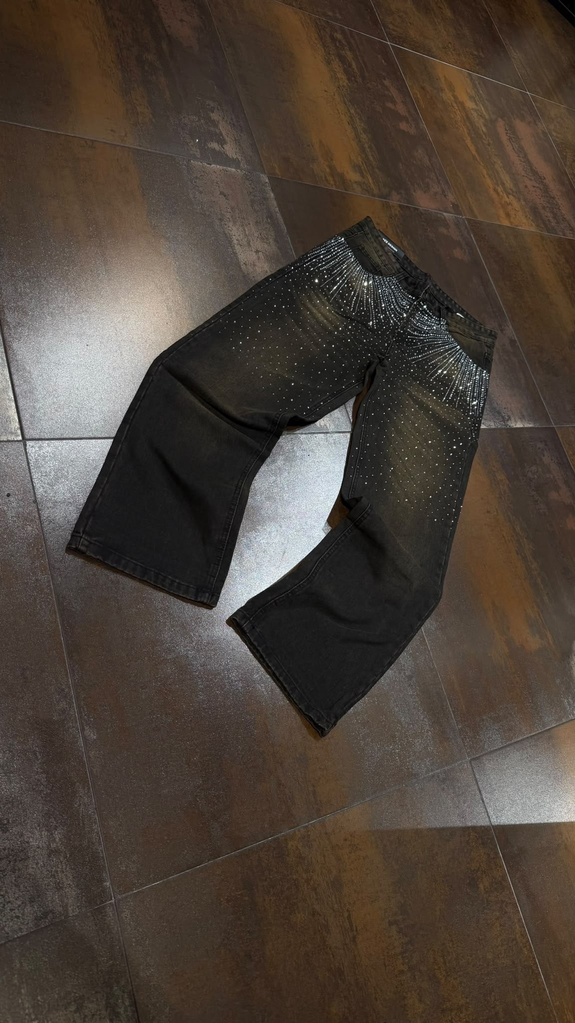 JEANS DIAMONDS PAPER