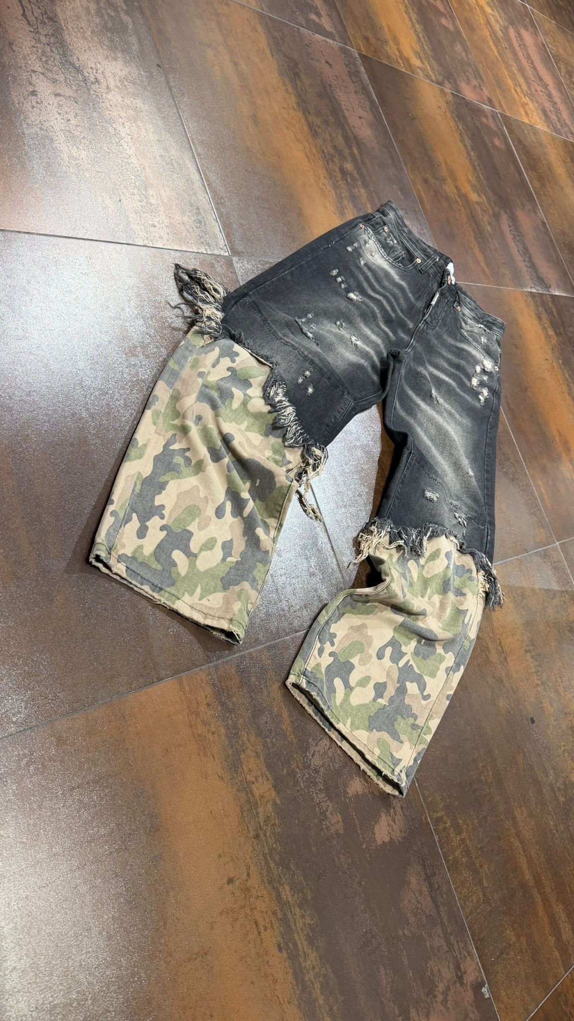 JEANS PARTICOULAR CAMO