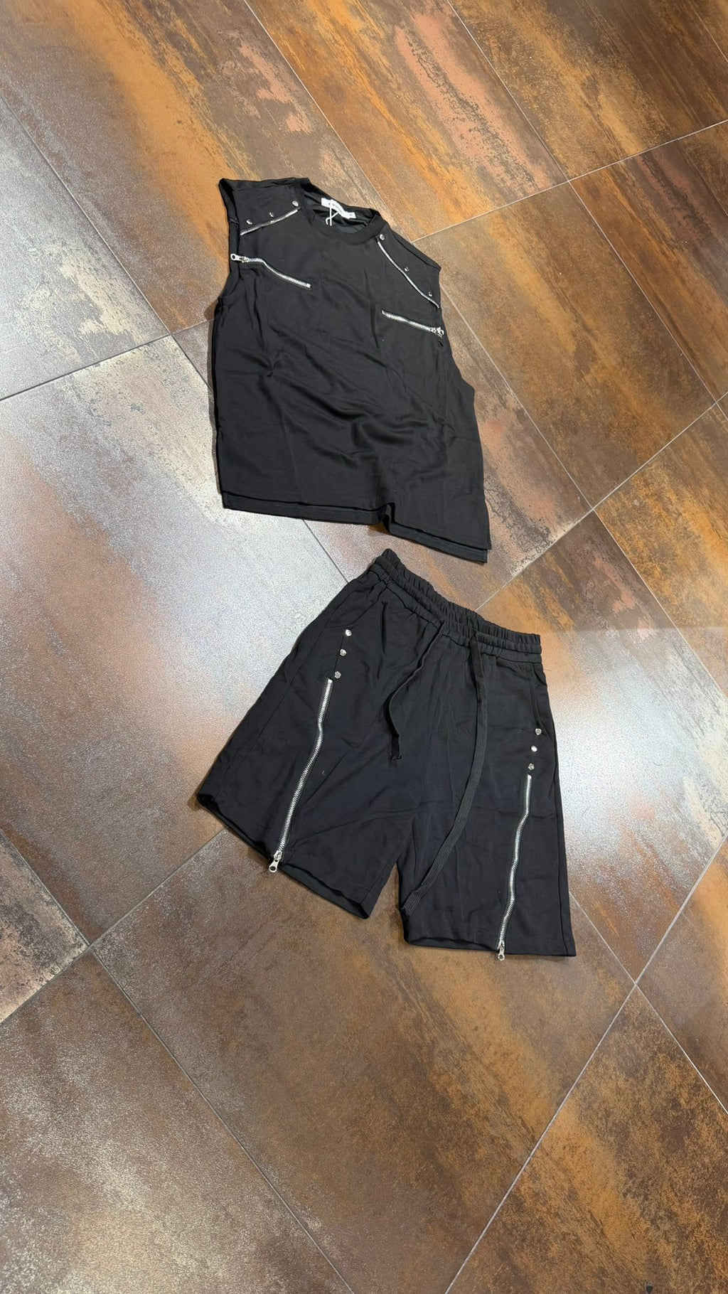 COORDINATO SMANICATO