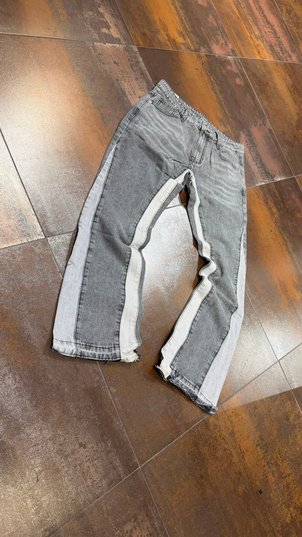FLARE MAK GREY