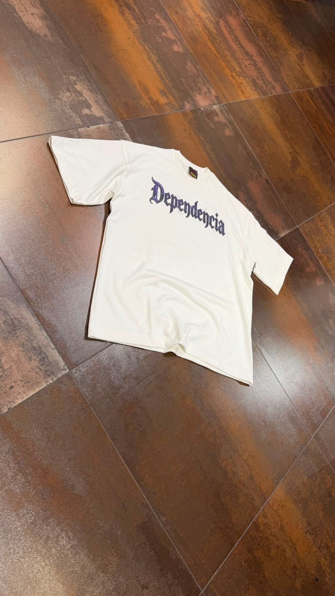 T-SHIRT DEPENDENCIA