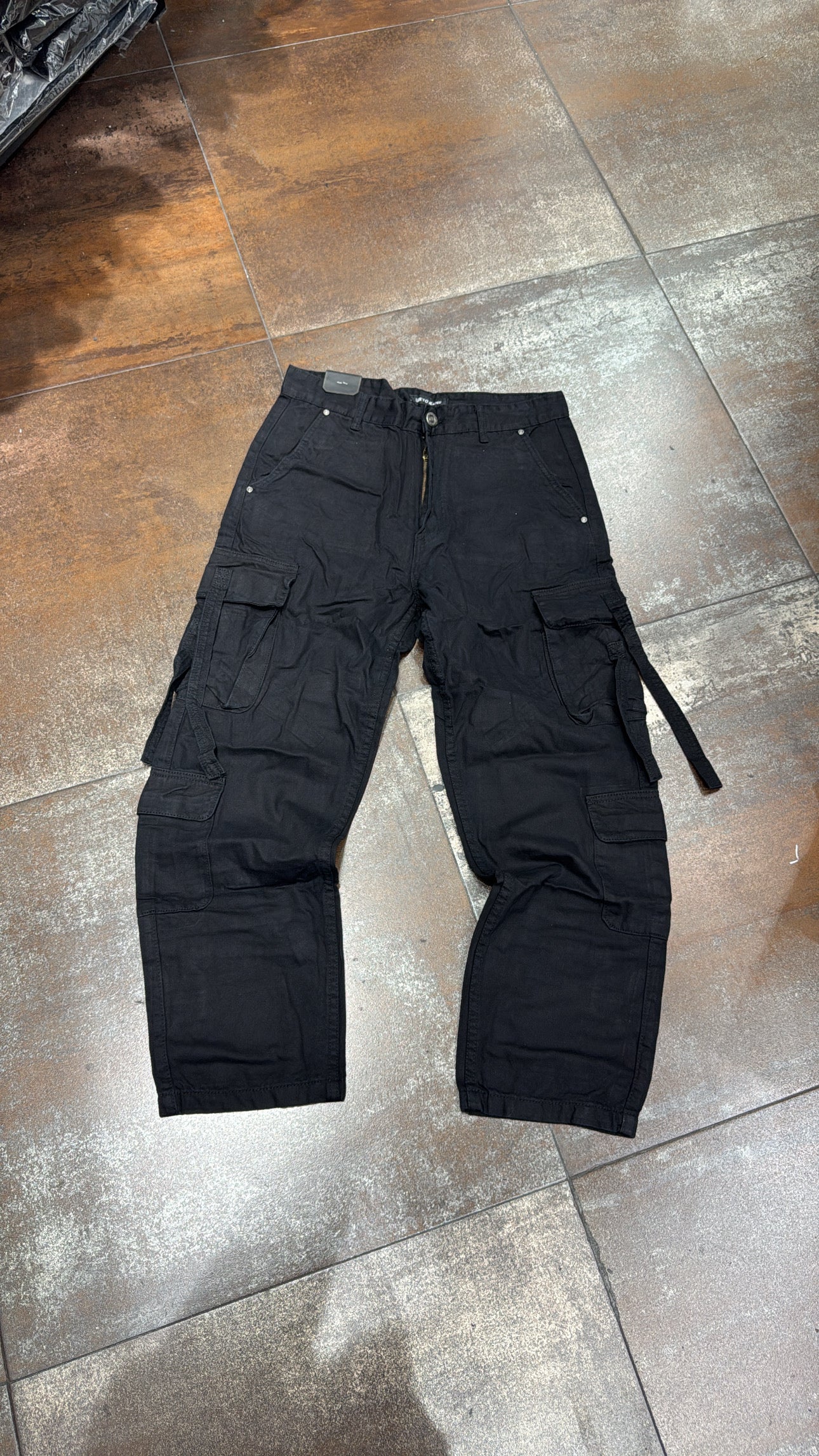 BAGGY BLACK