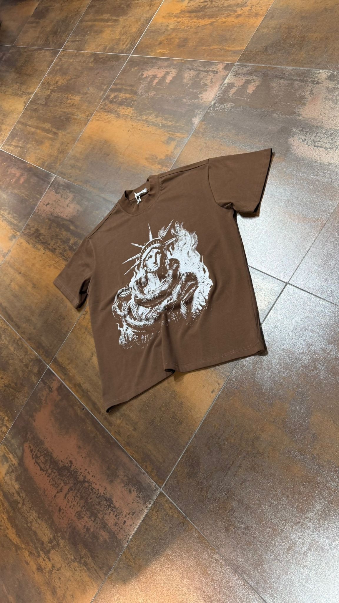 T-SHIRT AW BRAND
