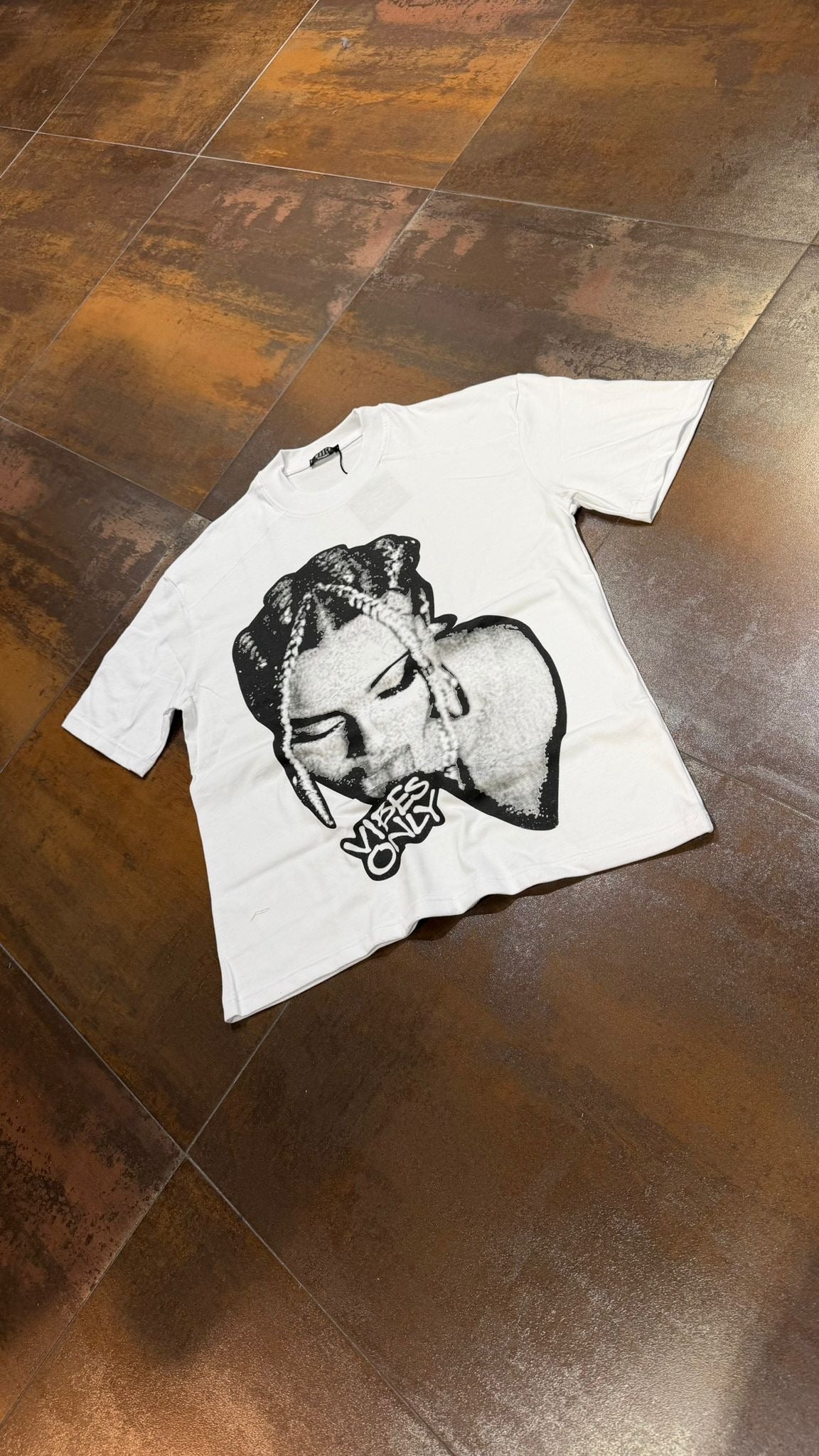 T-SHIRT VIBES ONLY