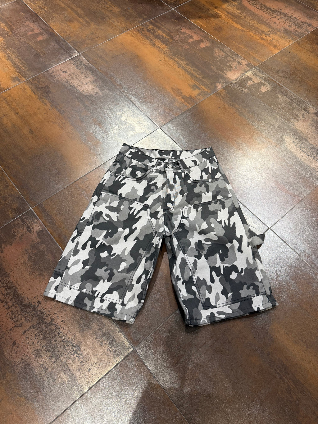 BERMUDA CAMO GREY