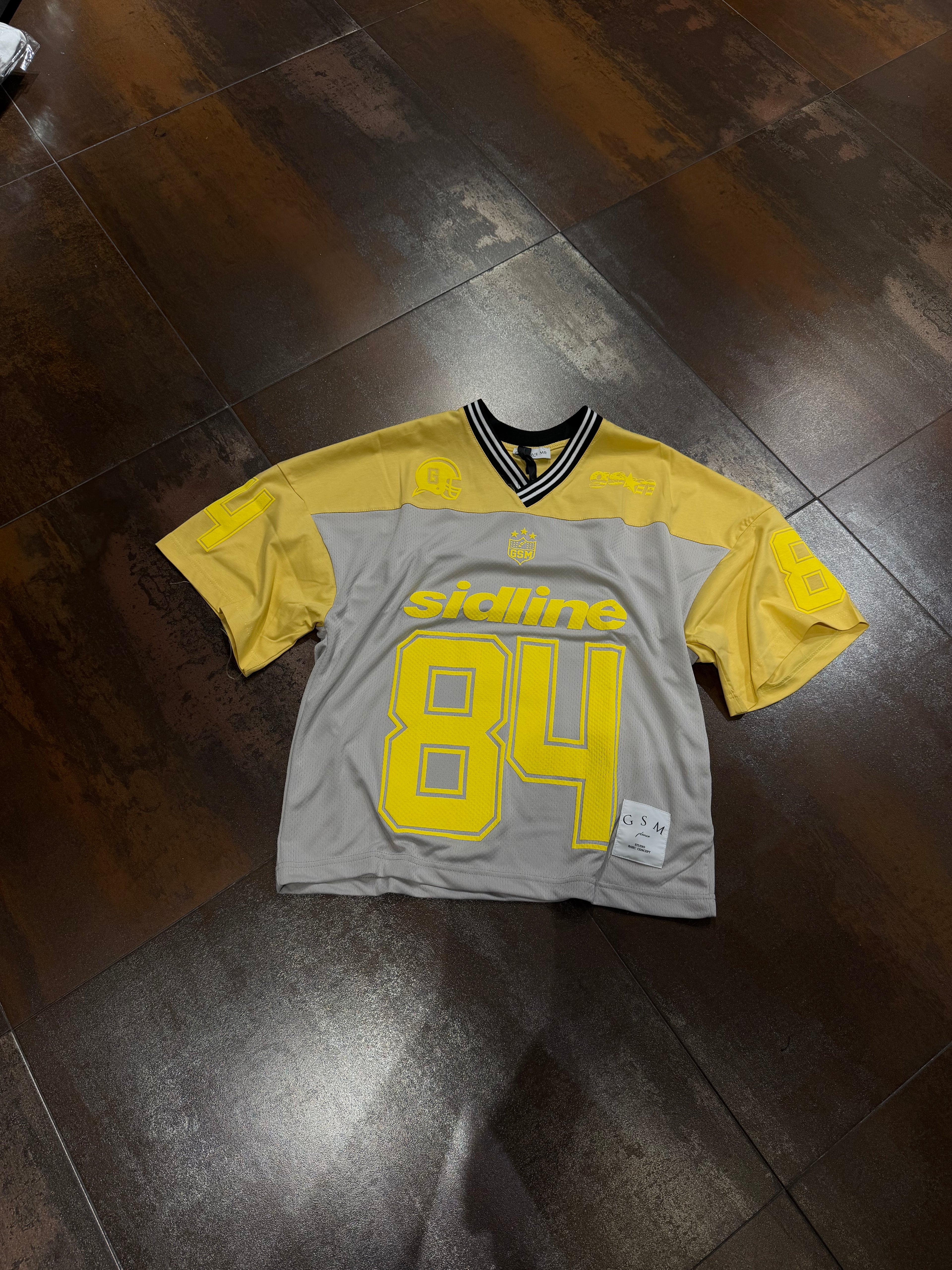 T-SHIRT GSM STUDIOS
