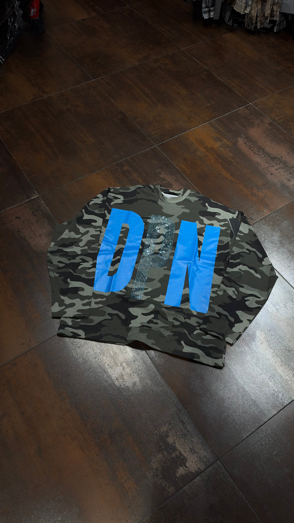 LONGSLEEVE DEPENDENCIA