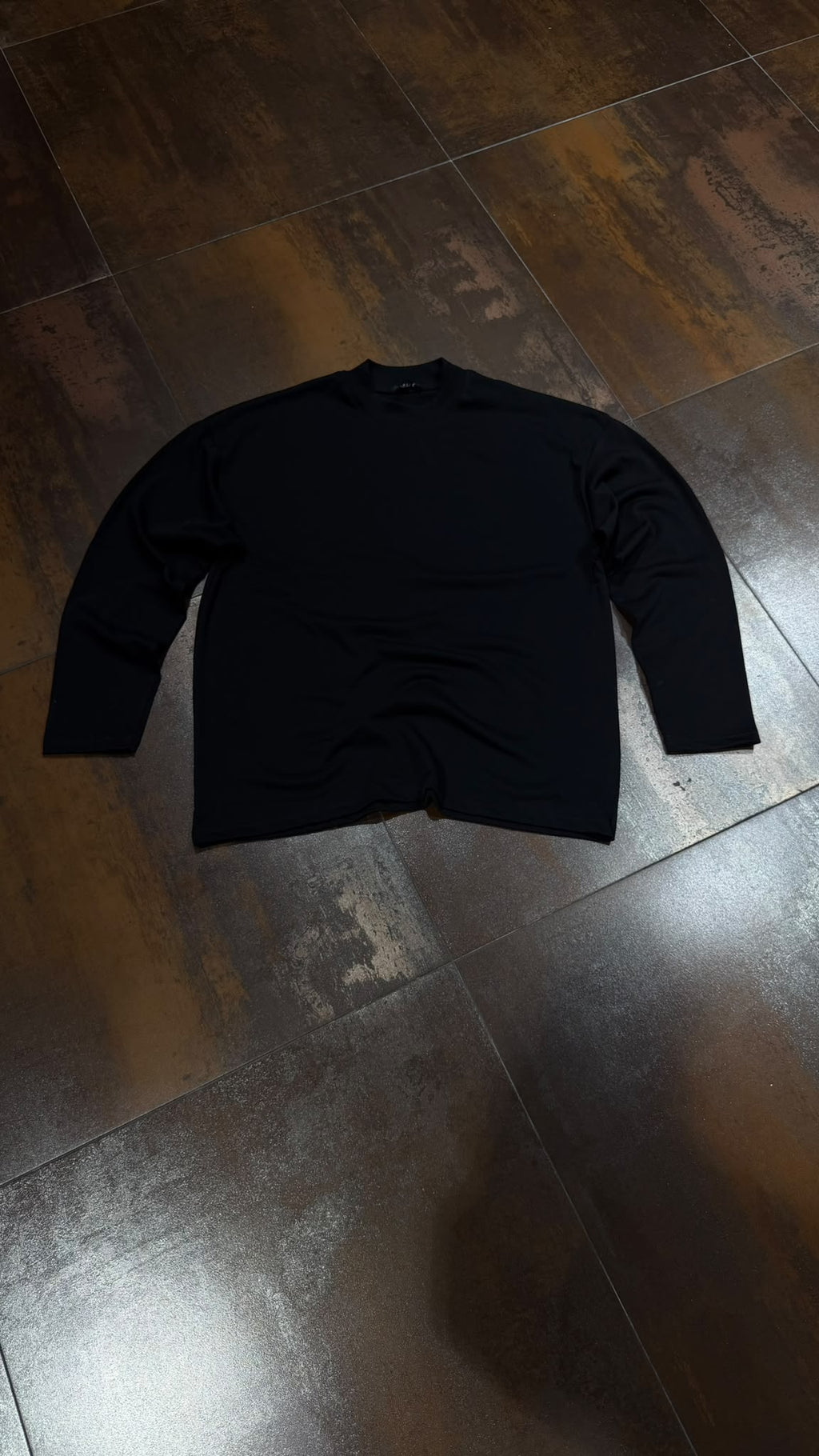 LONGSLEEVE BLACK