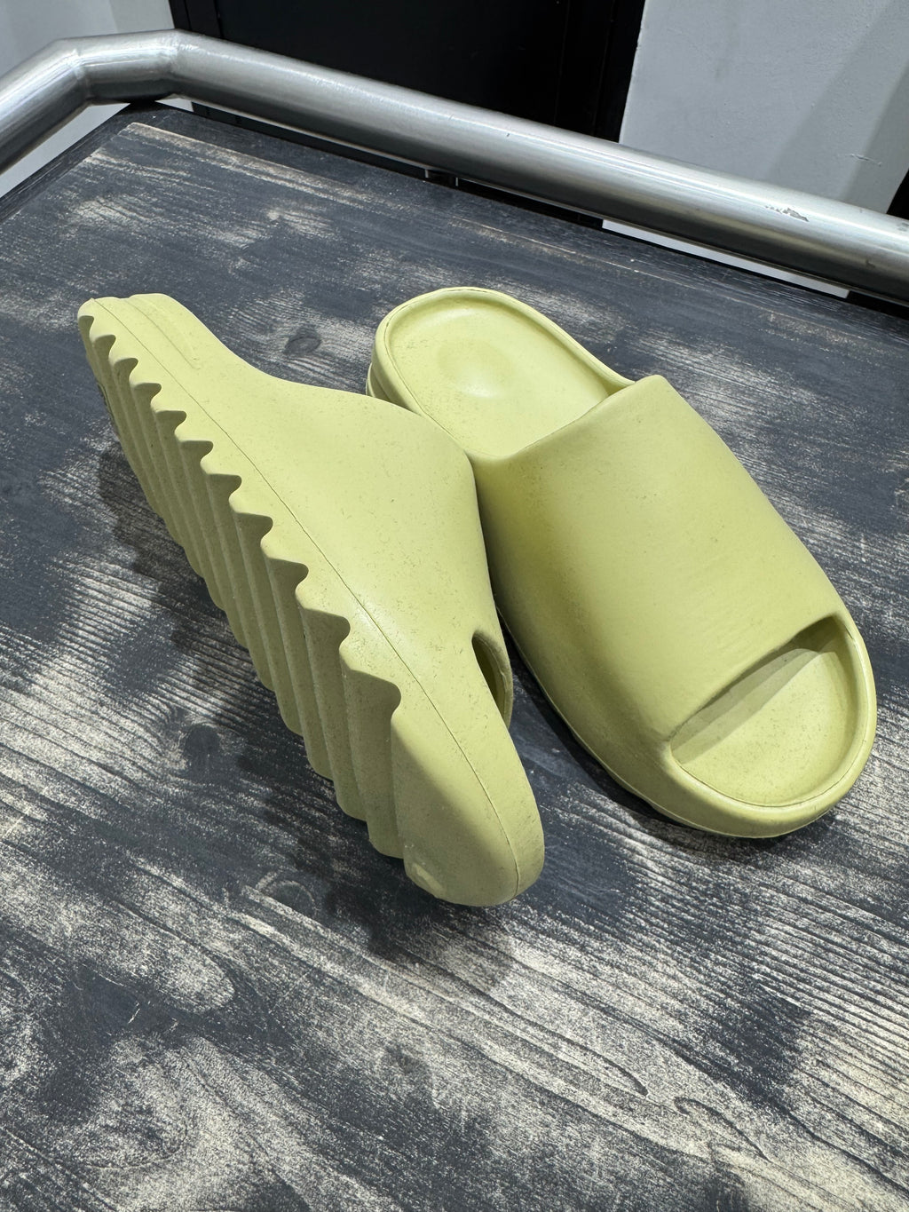 SLIDE HK