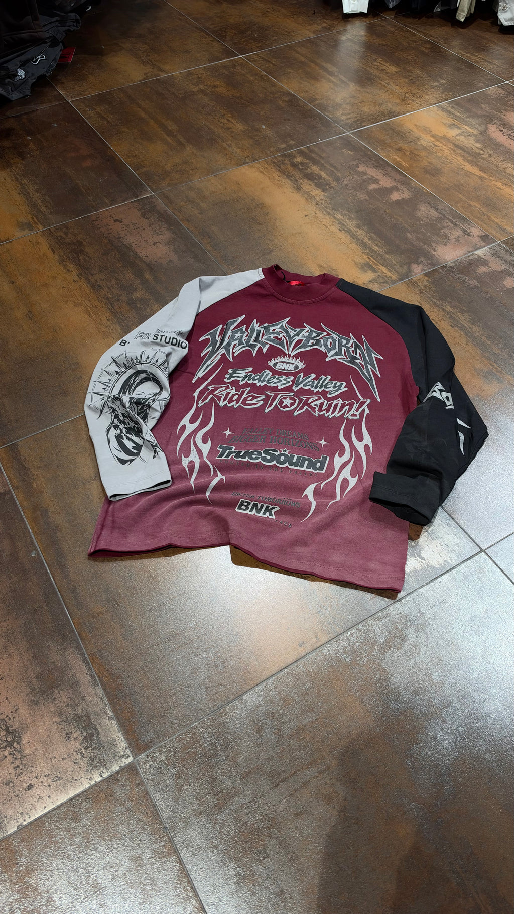 LONGSLEEVE