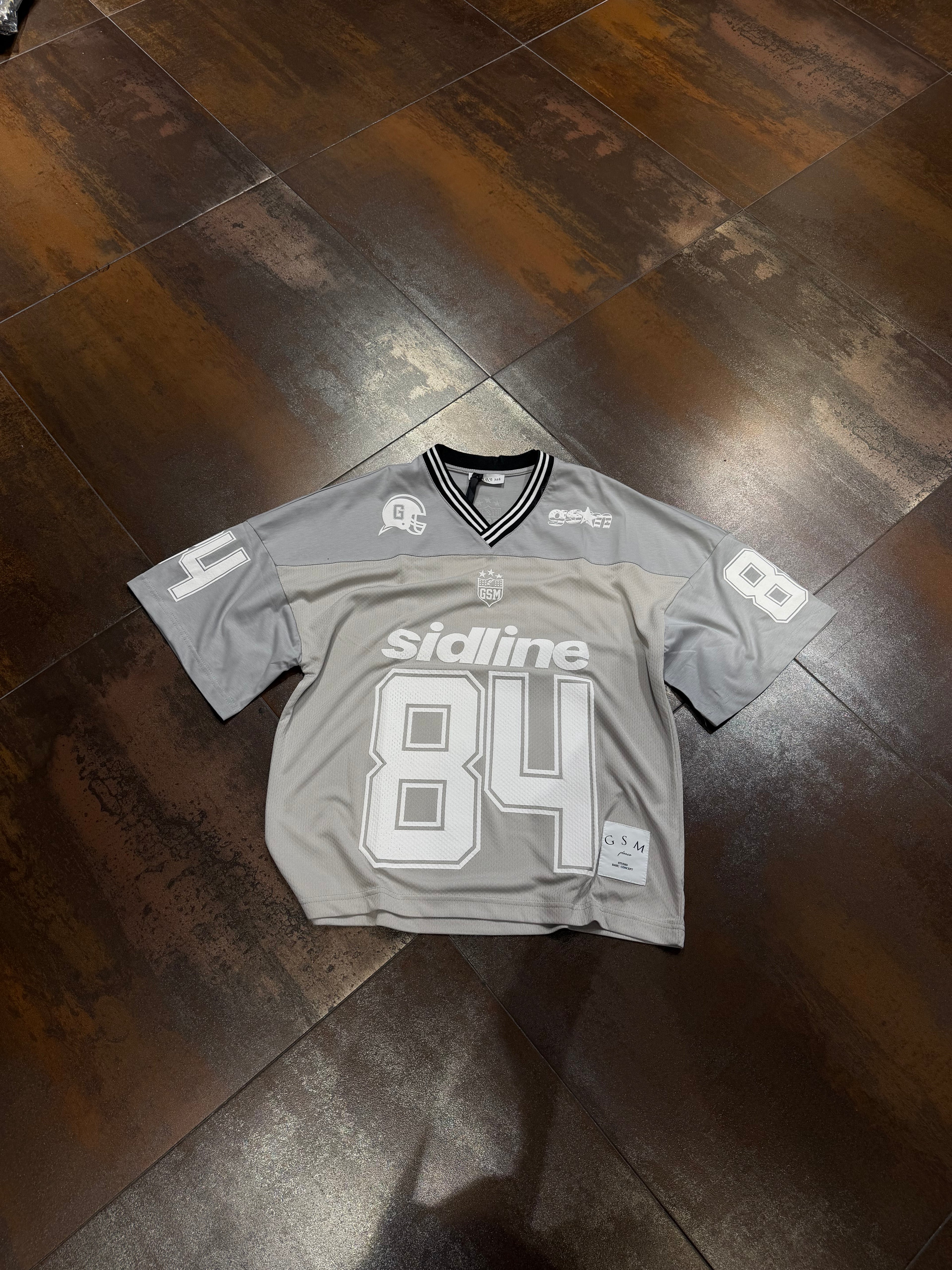 T-SHIRT GSM STUDIOS