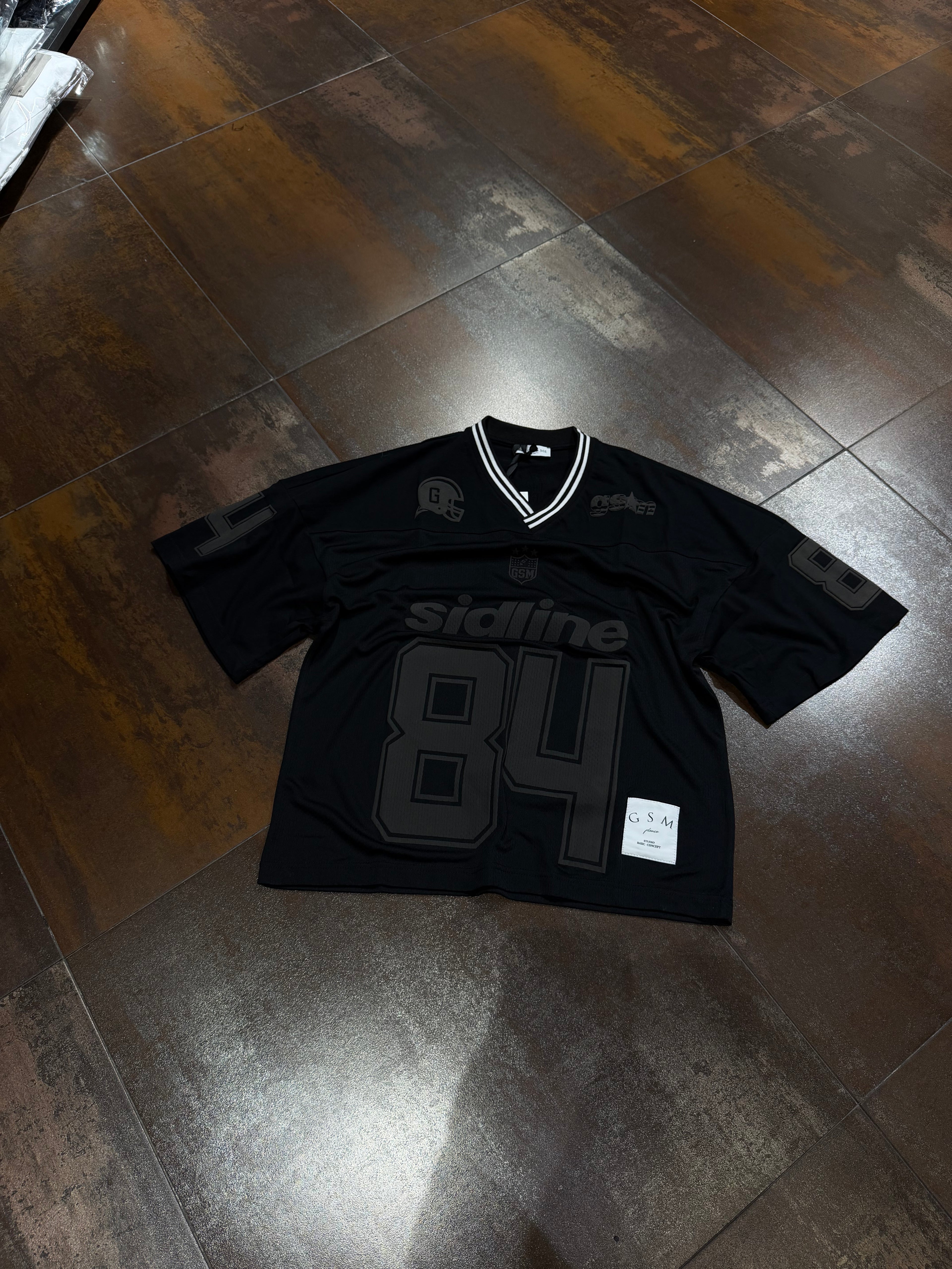 T-SHIRT GSM STUDIOS