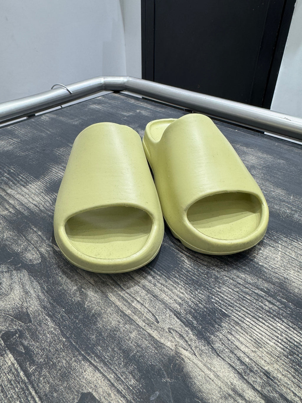 SLIDE HK