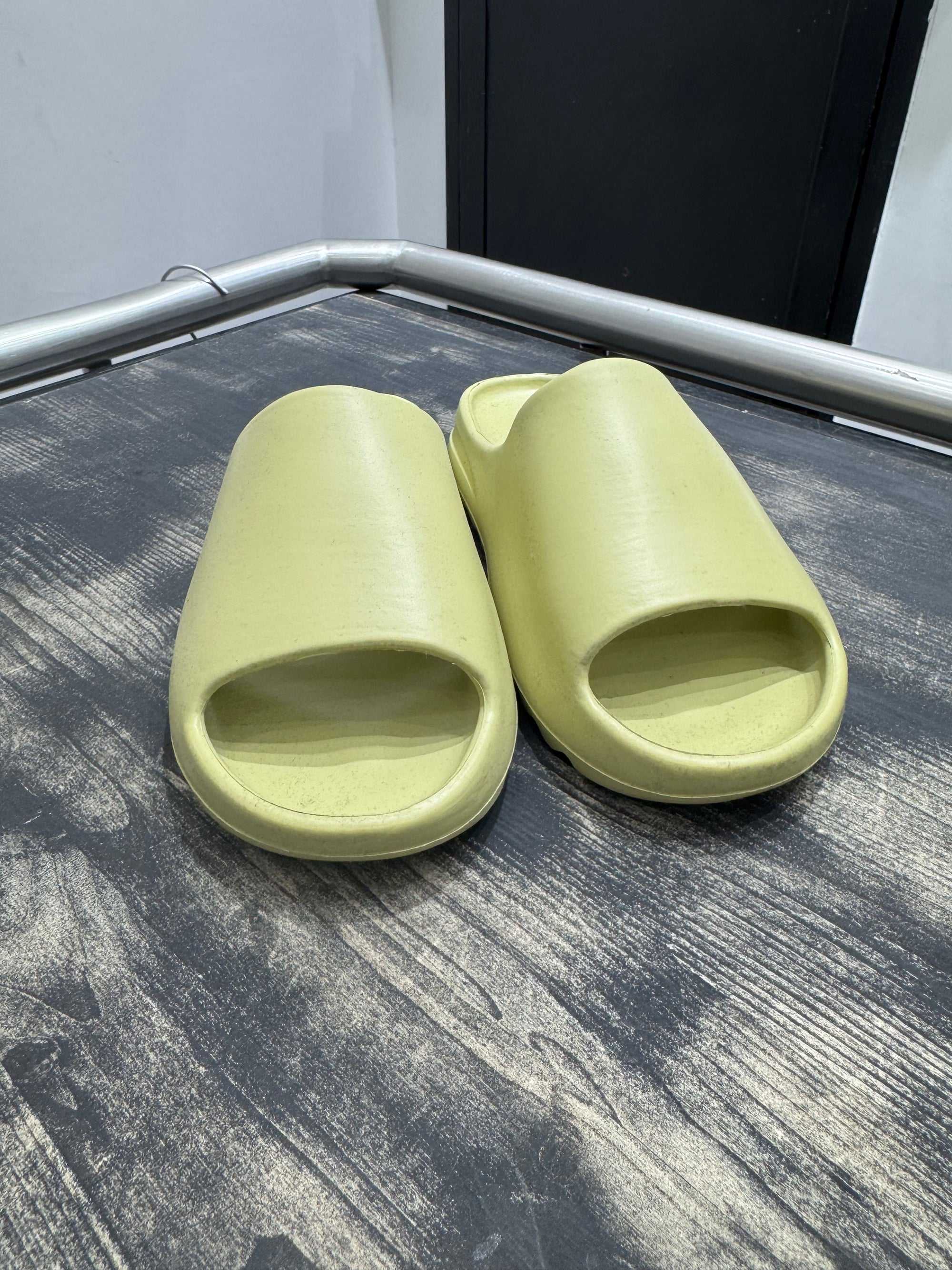 SLIDE HK