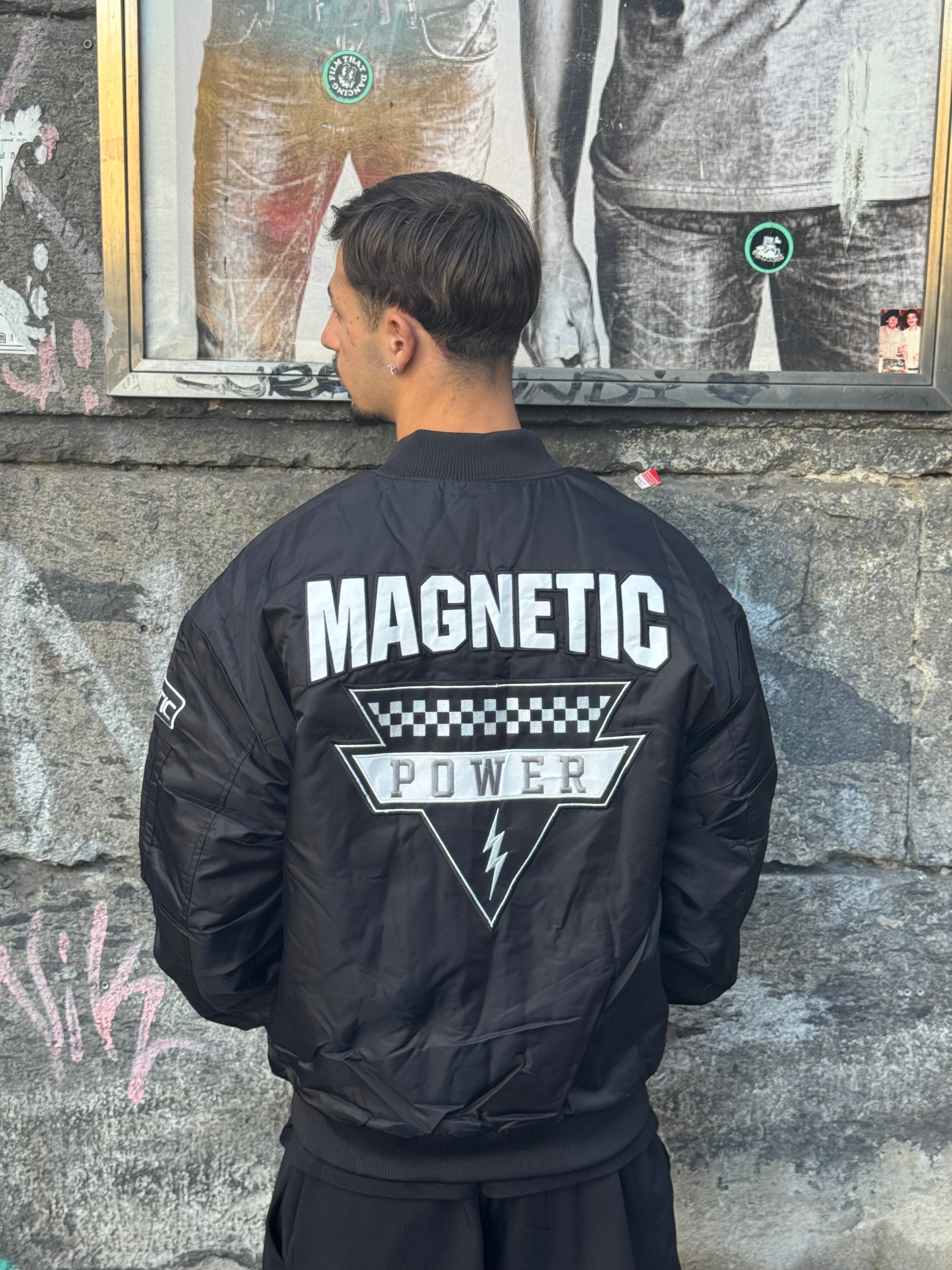 BOMBER MAGNETIC