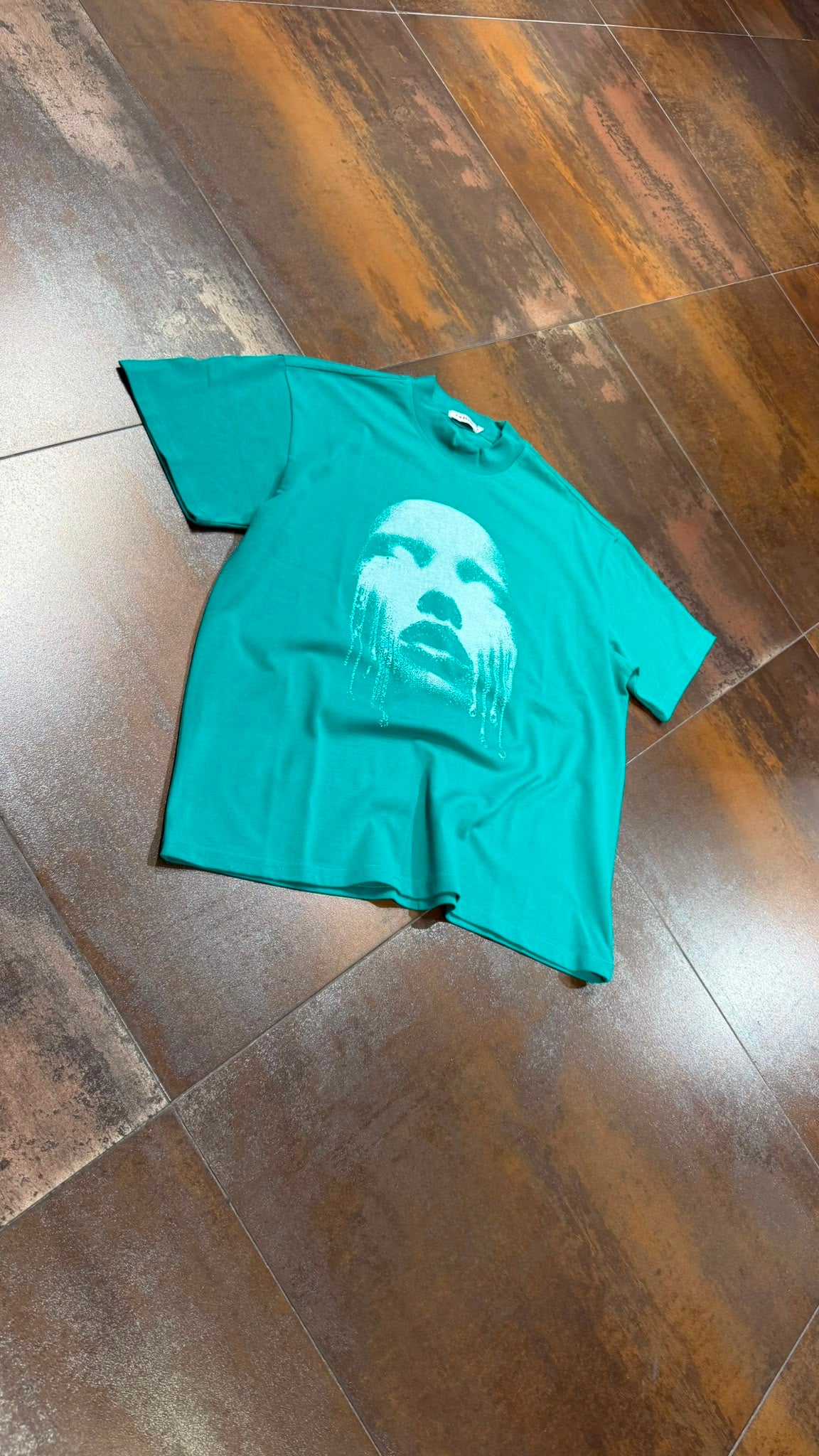 T-SHIRT GREEN FACE