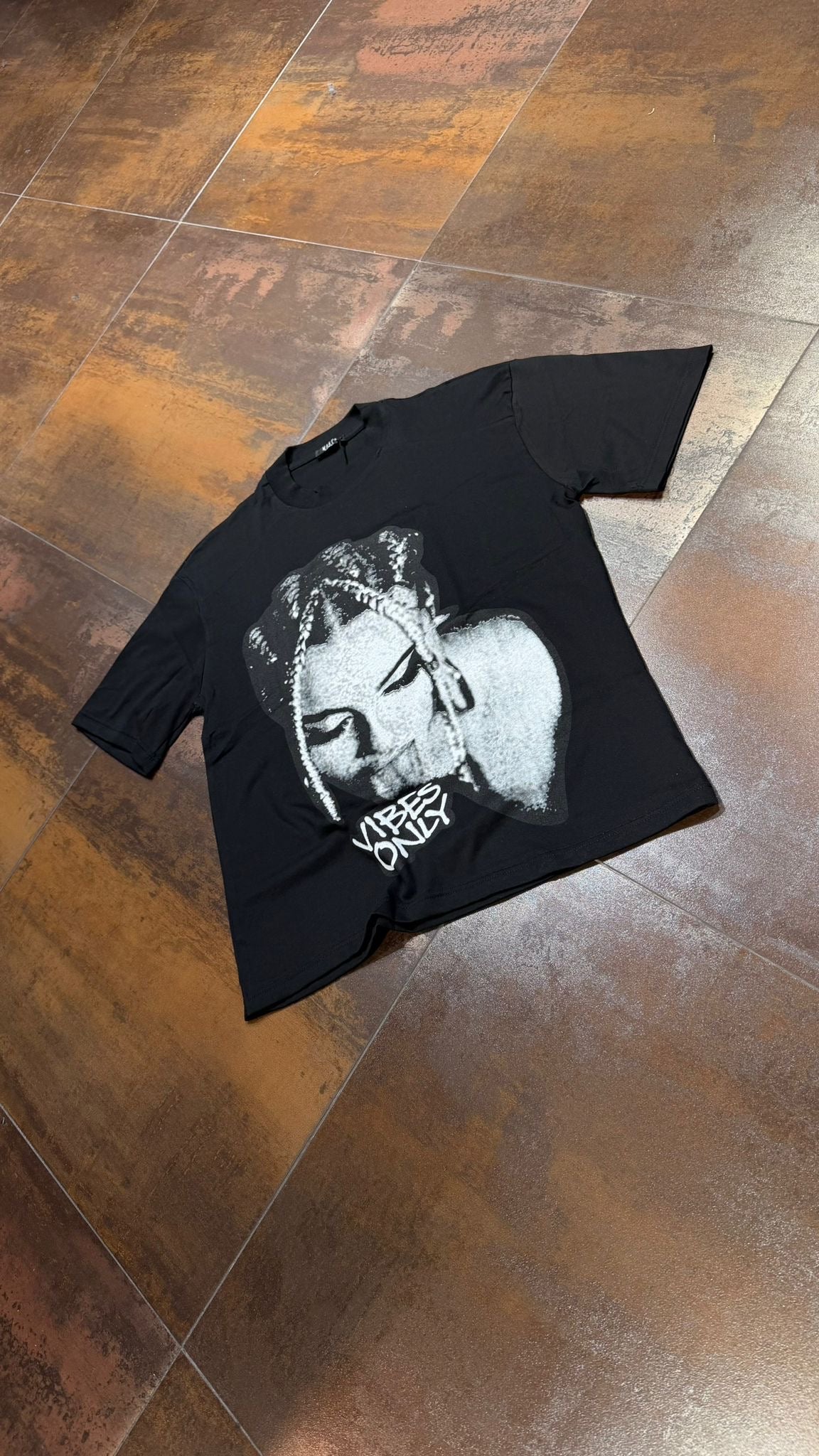 T-SHIRT VIBES ONLY