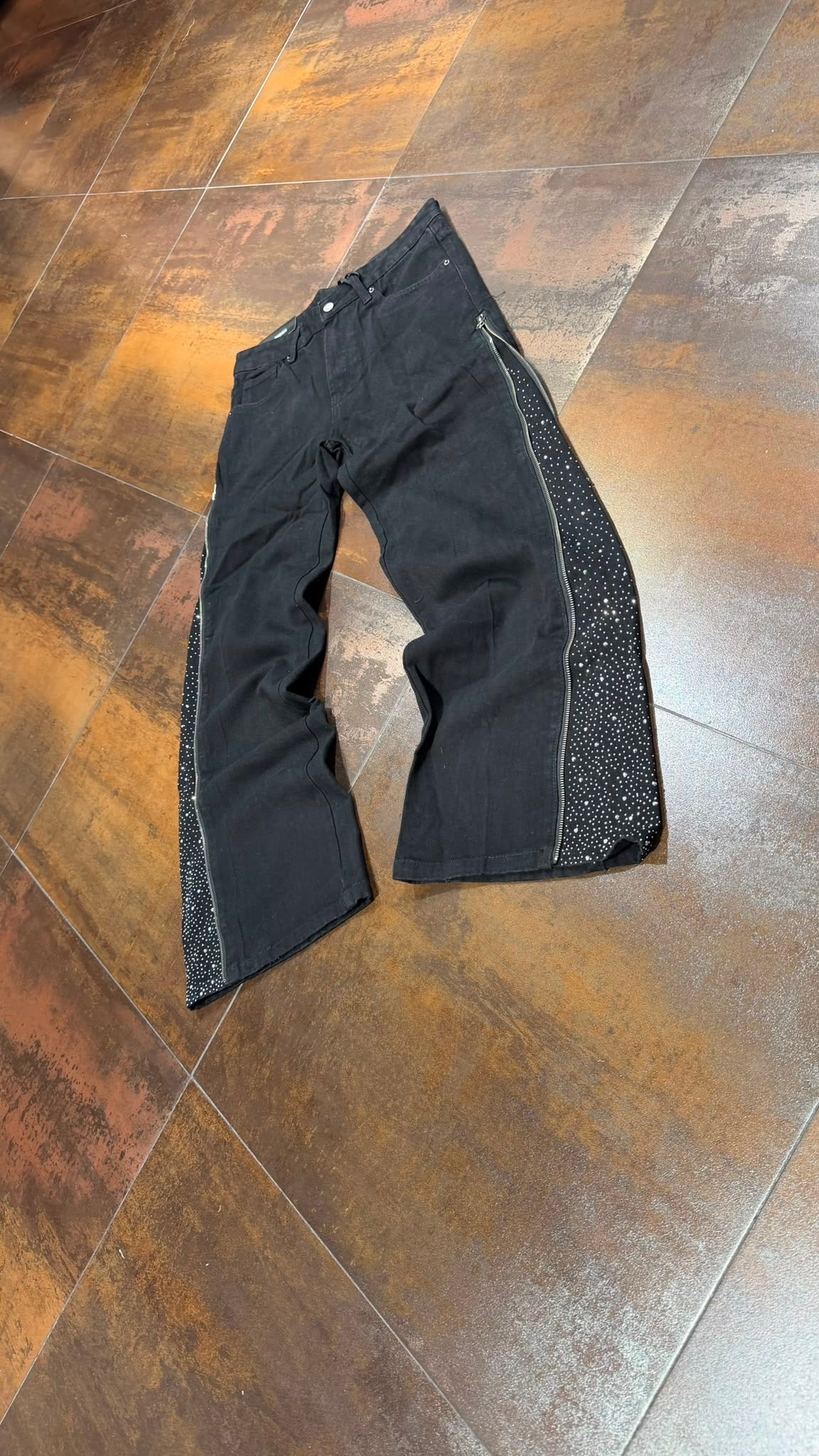 FLARE ZIP DIAMONDS