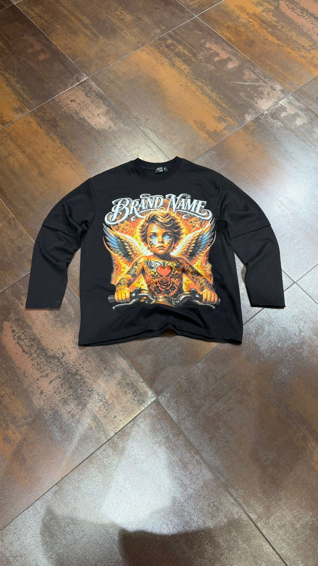 T-SHIRT LONGSLEEVE BRANDNAME