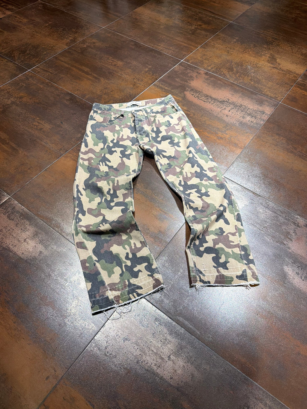 FLARE CAMOUFLAGE
