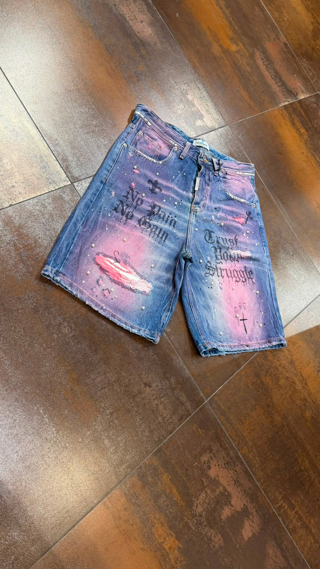 BERMUDA EXCLUSIVE CIANOTIC