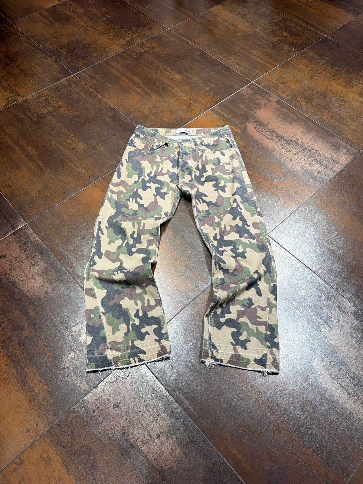 FLARE CAMOUFLAGE
