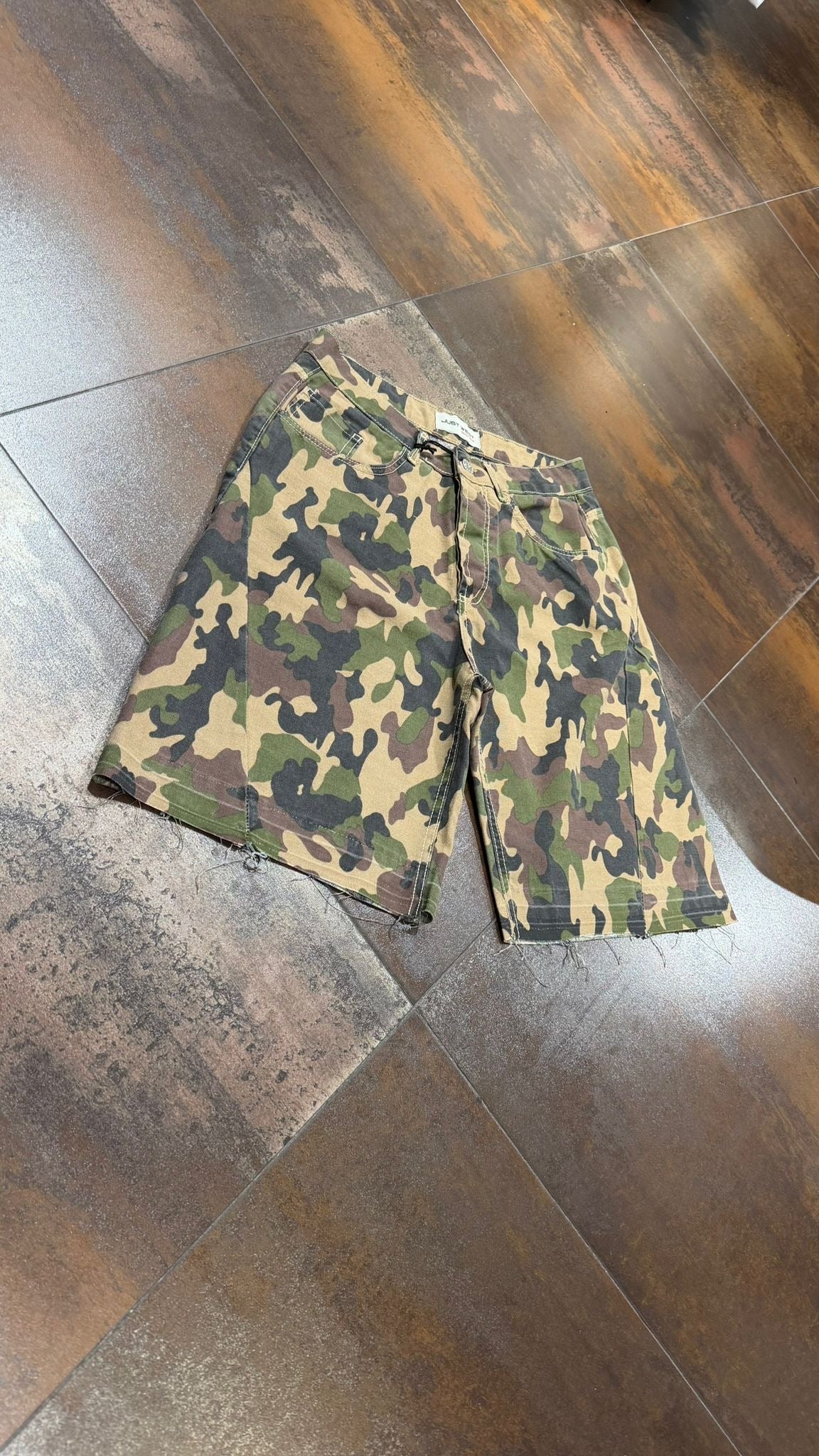 CAMOUFLAGE  CULT OF MONEY