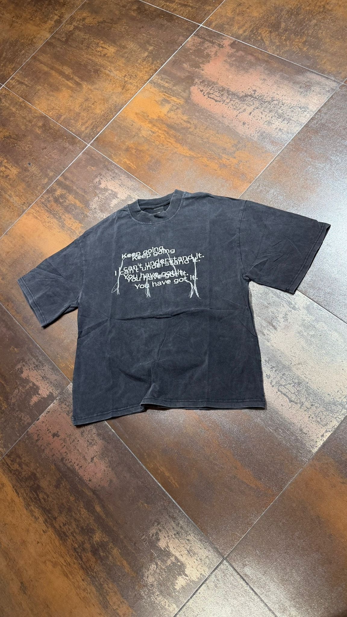 T-SHIRT KEEP GOING