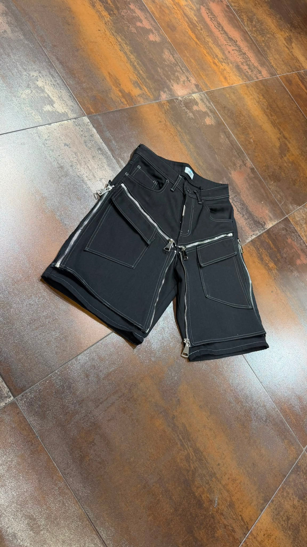BERMUDA BLACK CIANOTIC