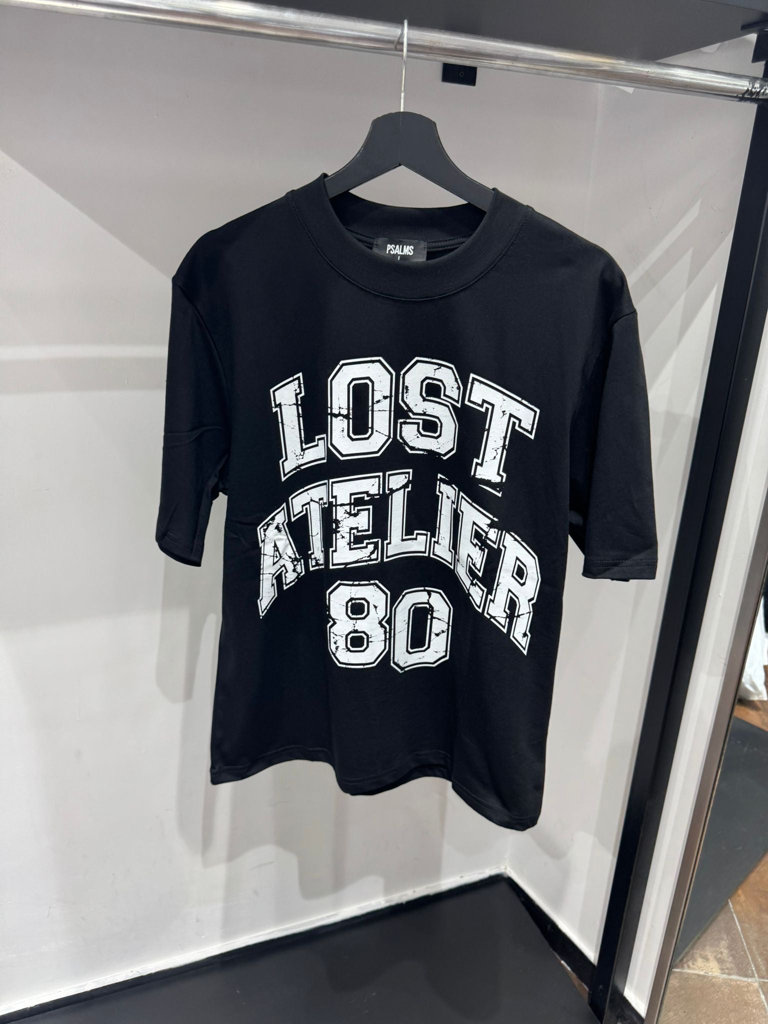T-SHIRTS LOST