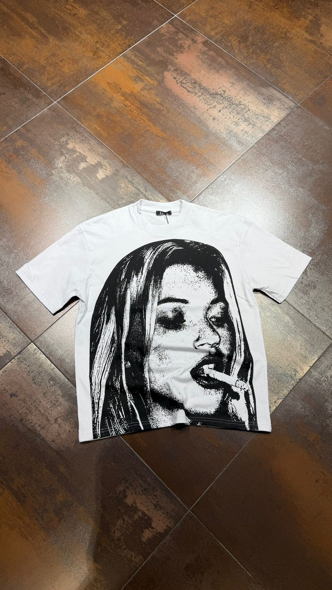 T-SHIRT EXCLUSIVE