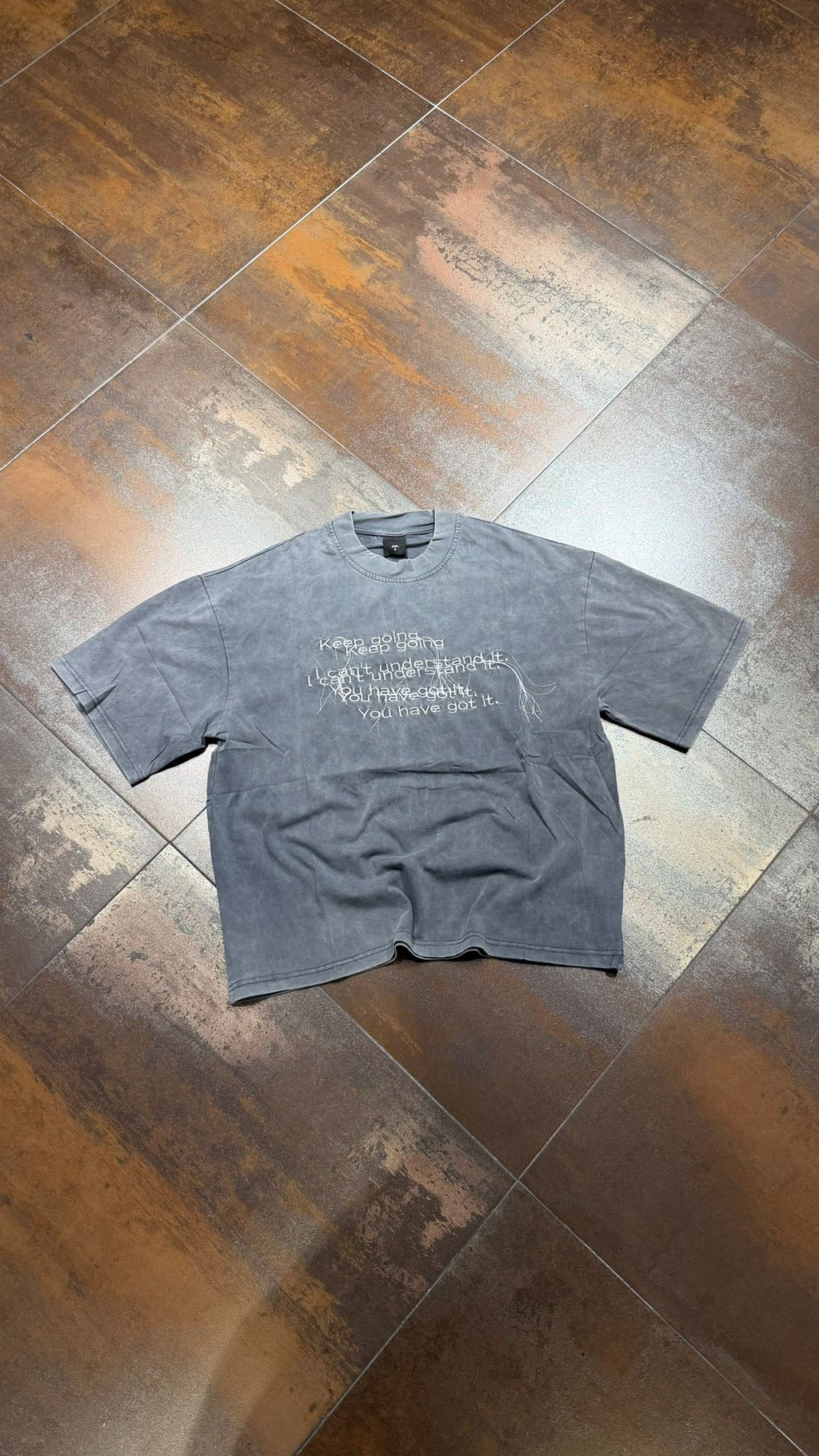 T-SHIRT KEEP GOING