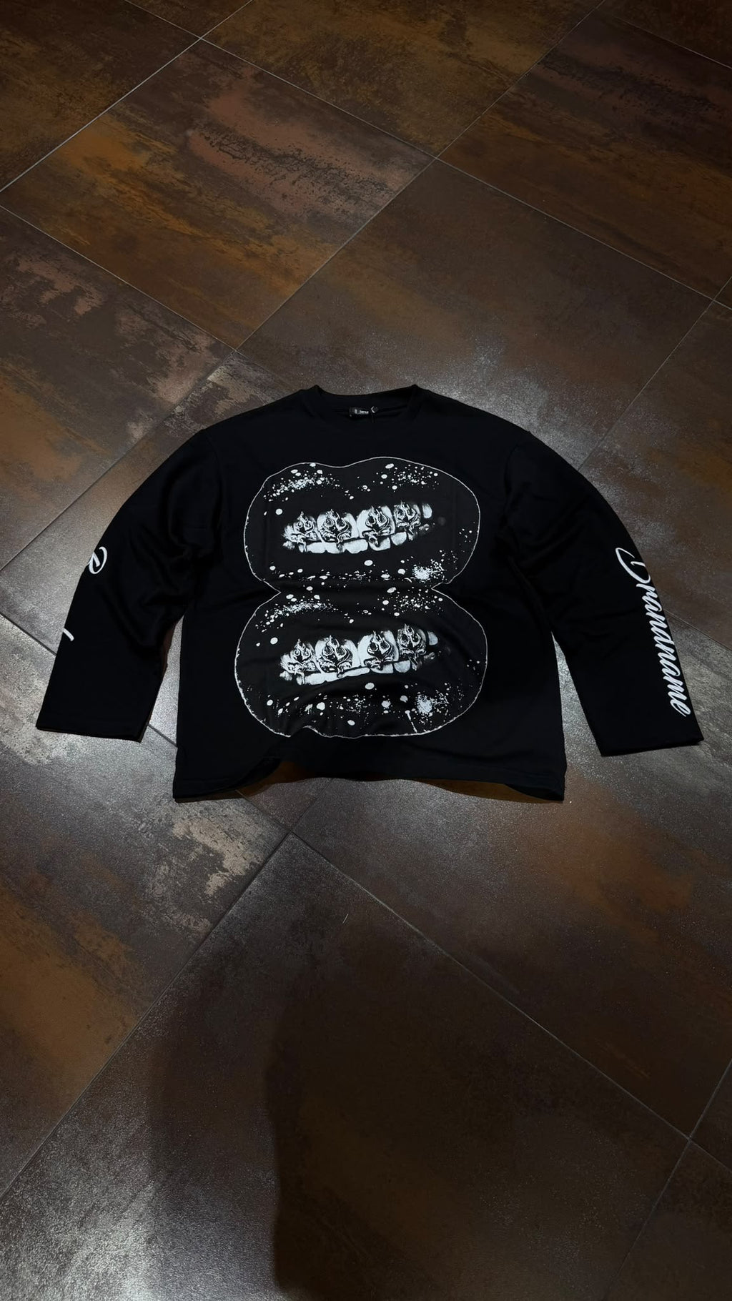 LONGSLEEVE BRAND NAME