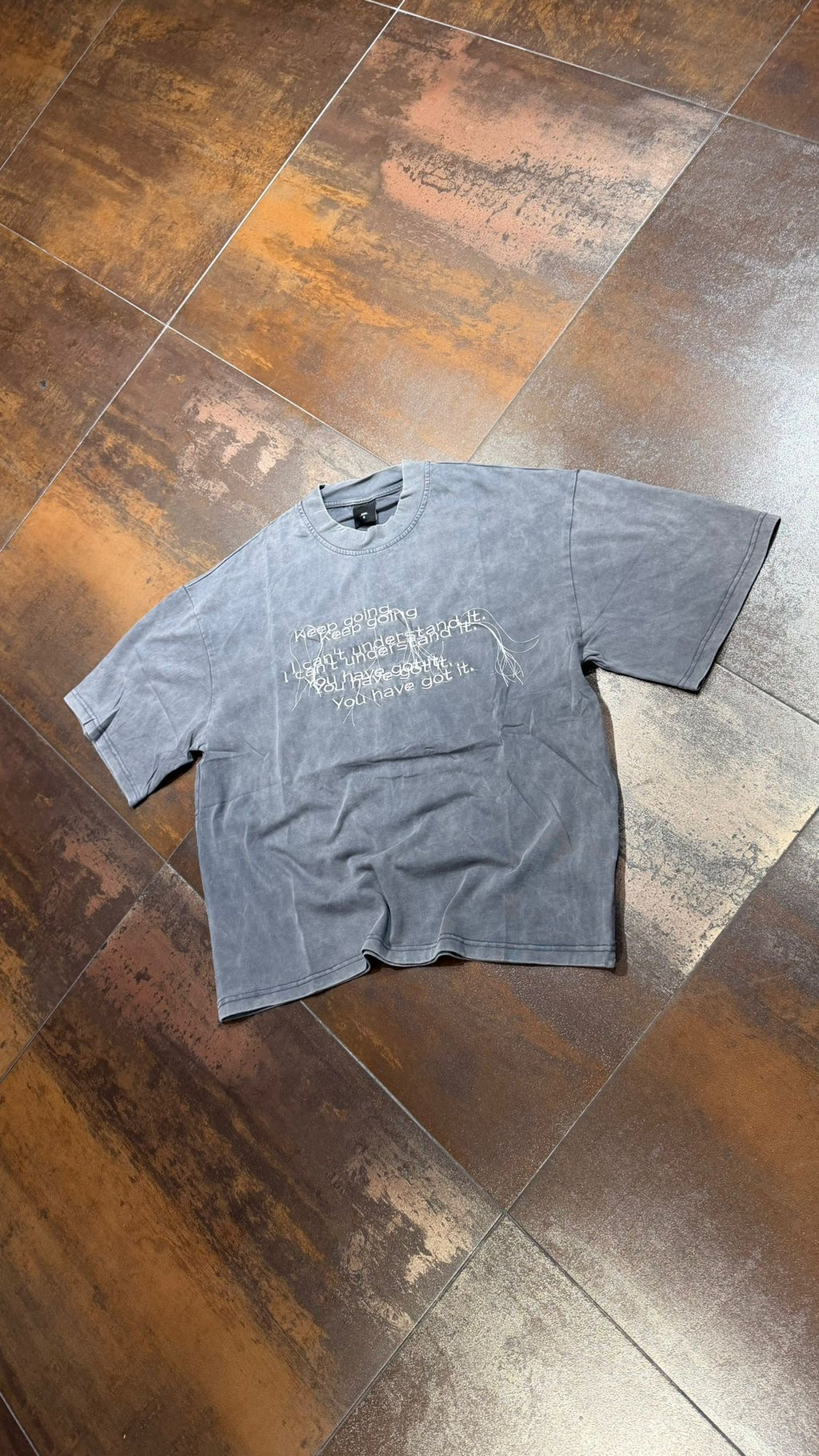 T-SHIRT KEEP GOING