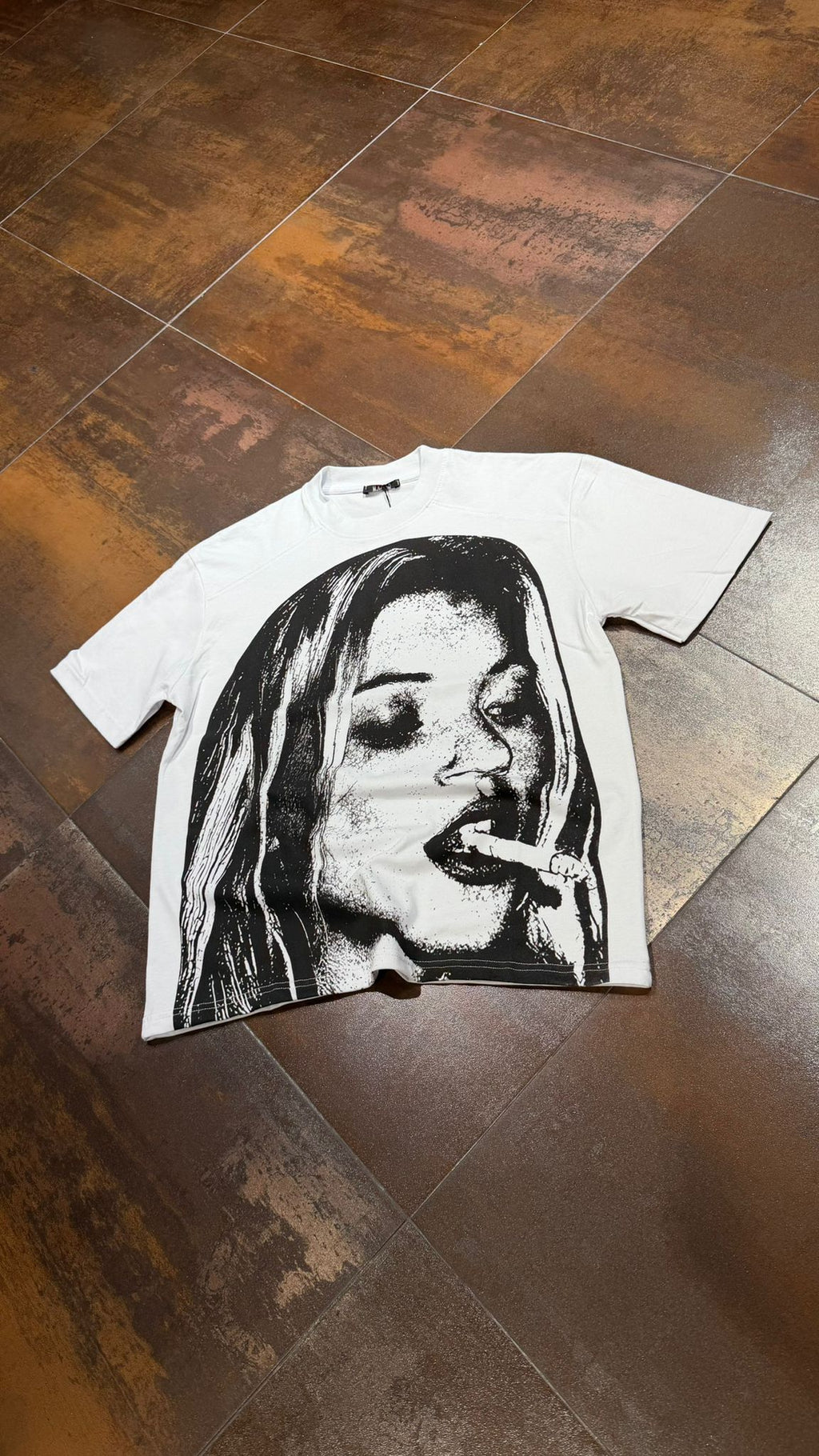 T-SHIRT EXCLUSIVE