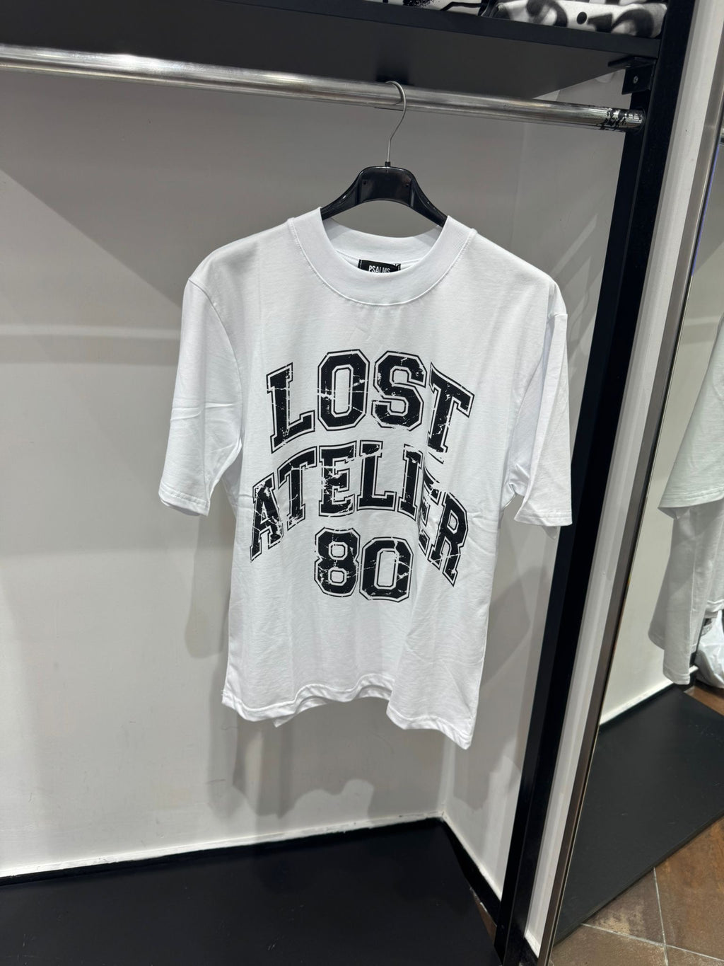 T-SHIRTS LOST