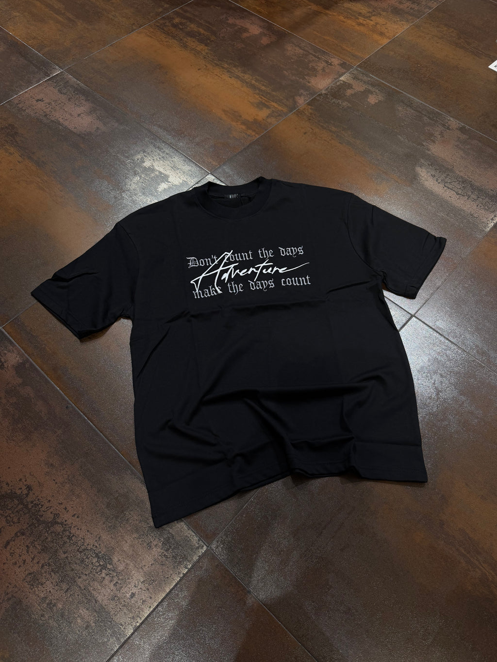 T-SHIRT THE DAYS