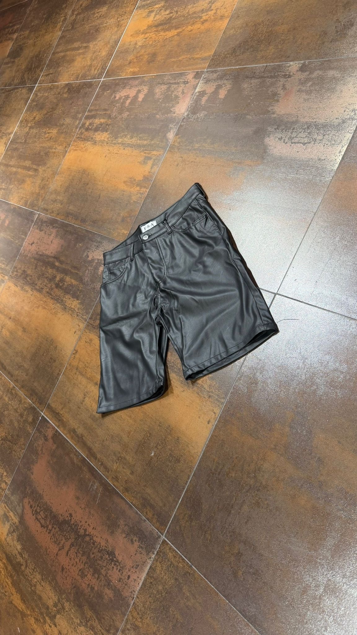 BERMUDA BLACK ECOPELLE