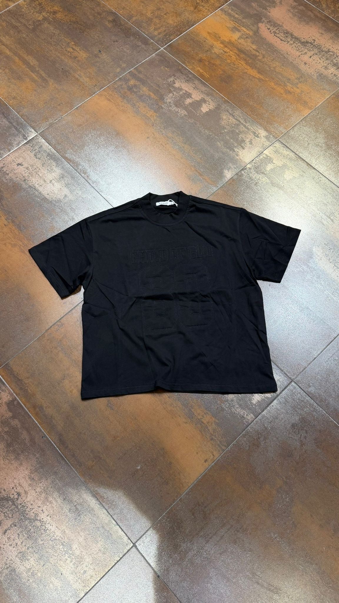 T-SHIRT GOD RICAMO