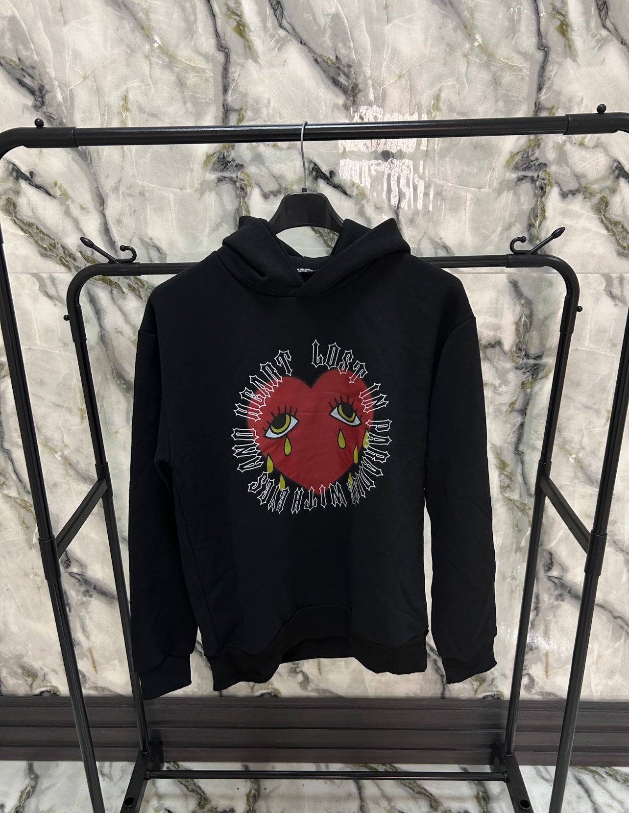 FELPA CUORE SACRO NERA