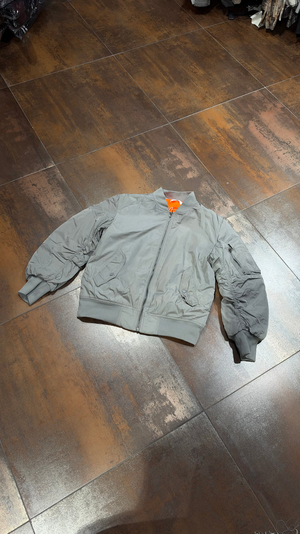 BOMBER HK Aw brand