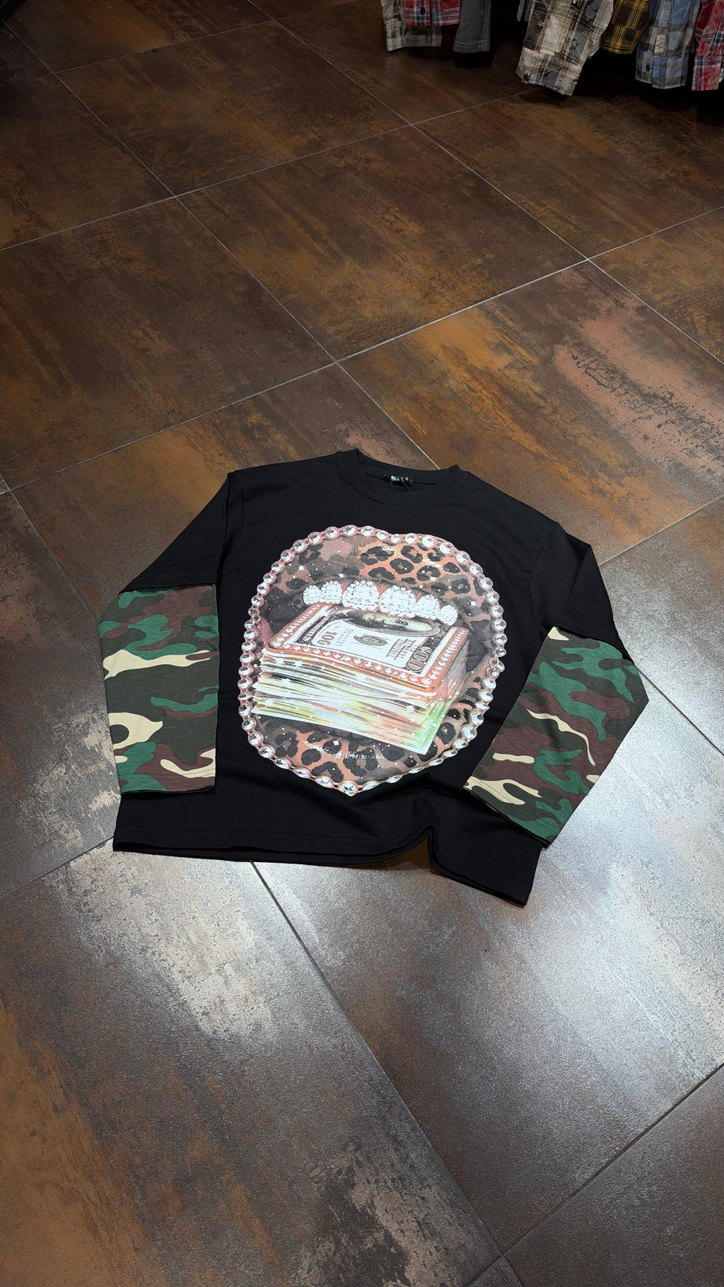 LONGSLEEVE CAMO MOUNTH