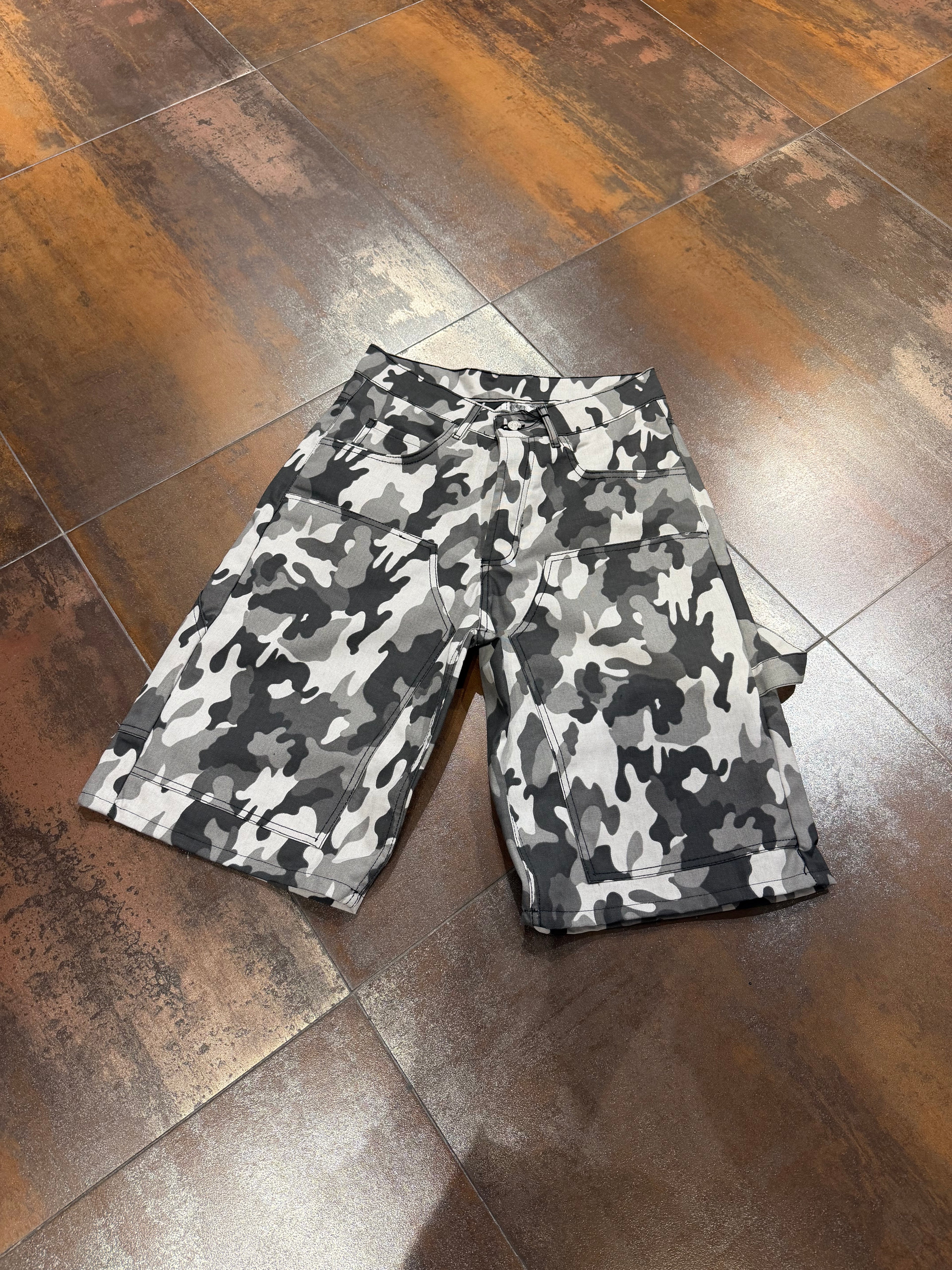 BERMUDA CAMO GREY