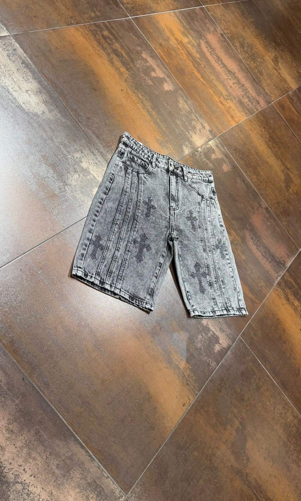 BERMUDA LIMITED GREY CHROME